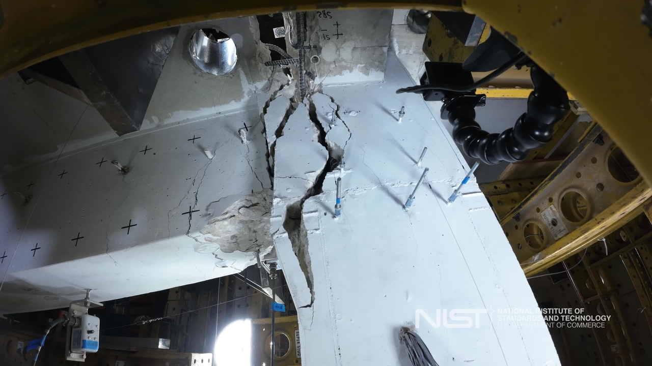 NCST Slab-beam-column test timelapse